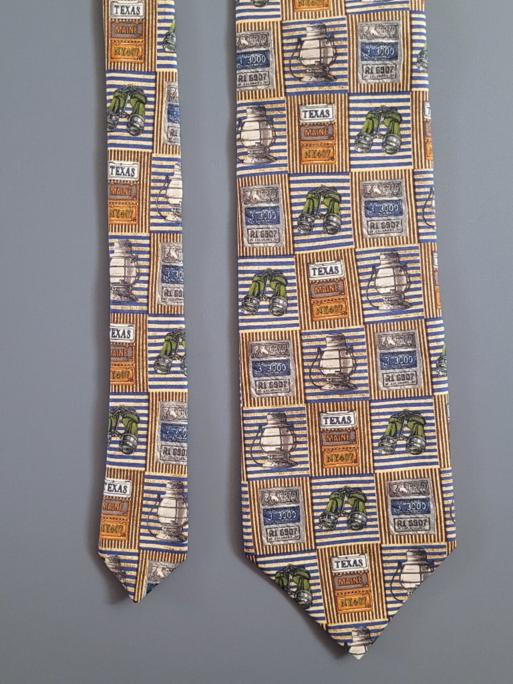 Structure Men's tie Binocular Lantern Traditional Texas Maine Homestead Tie